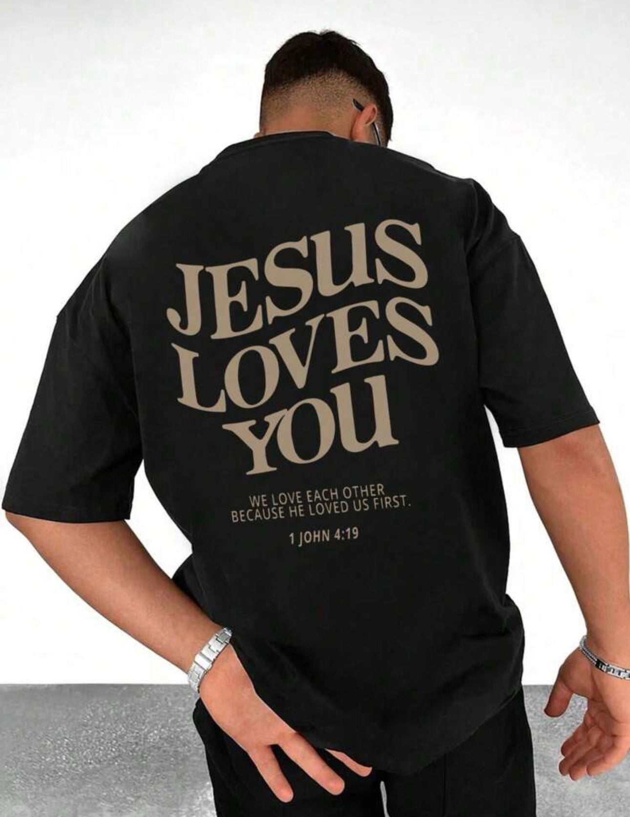 T-Shirt Jesus loves you