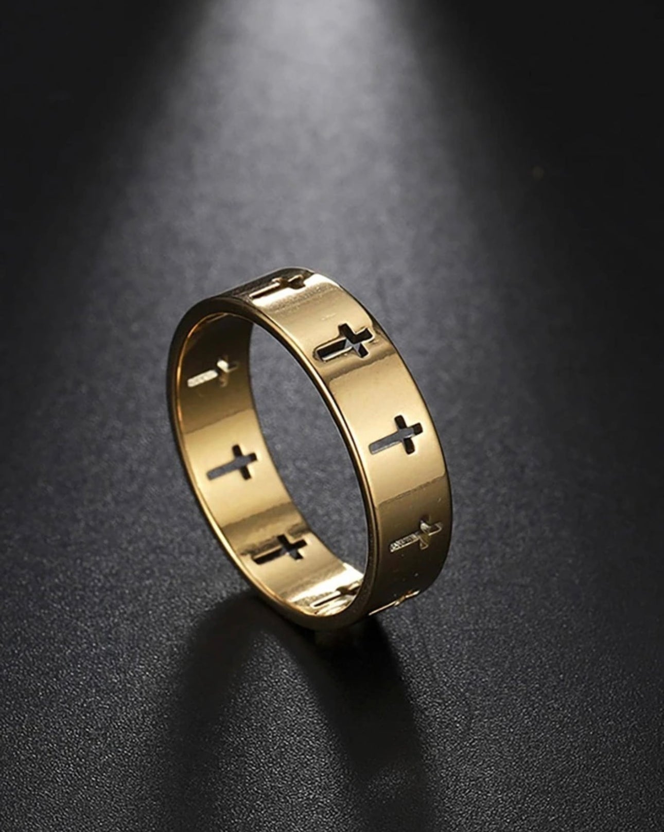 Ring mit Kreuz