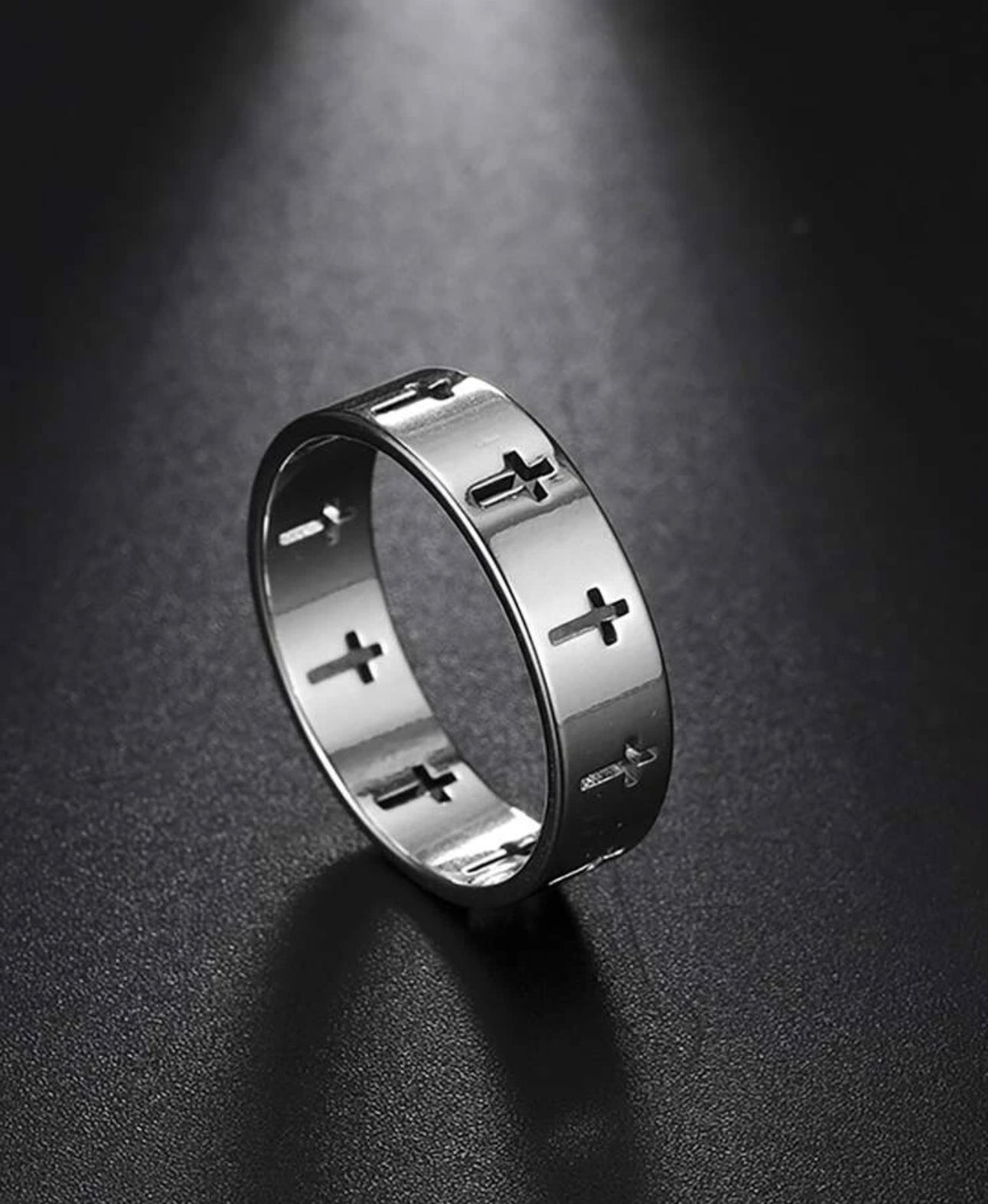 Ring mit Kreuz